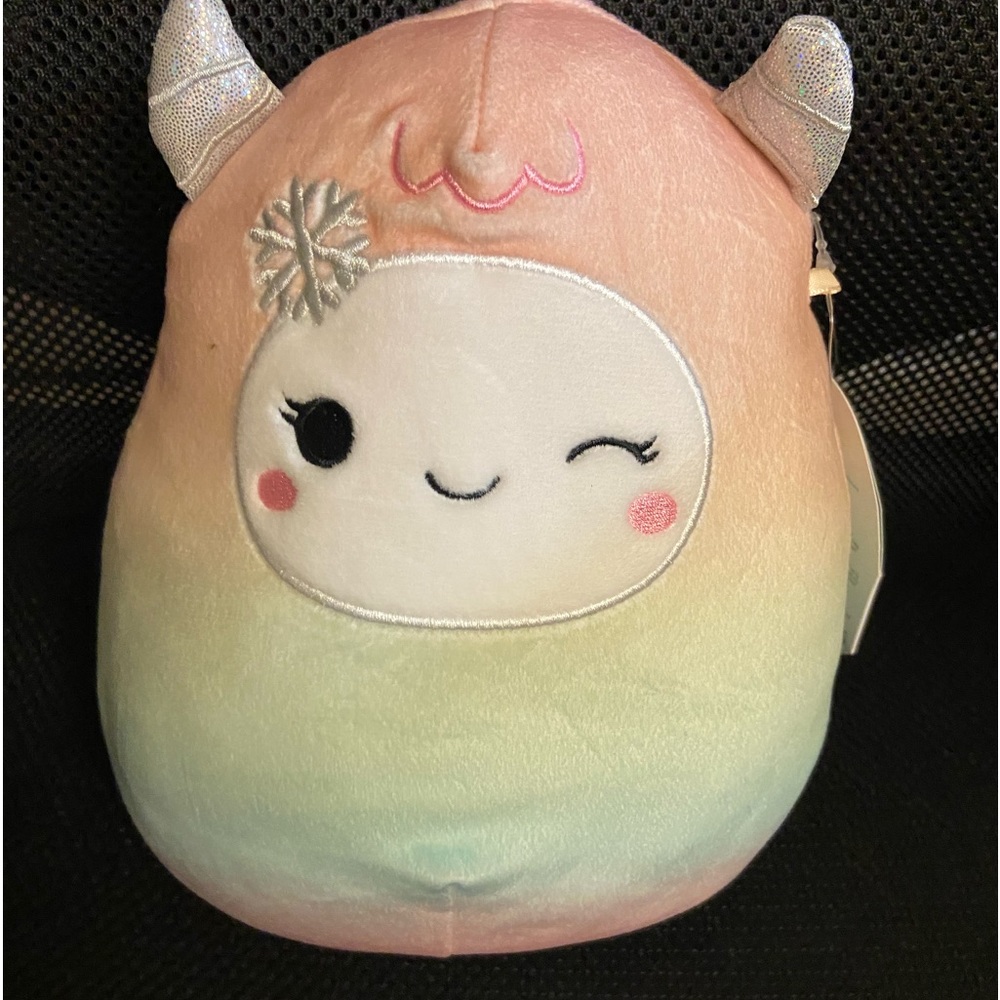 Yara the Christmas Bigfoot/yeti Squishmallow - Picture 1 of 2